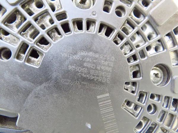 Vaihtovirtageneraattori Volvo S60 II V60 I XC60 I 2.0 T5 OEM 30644945 image 9