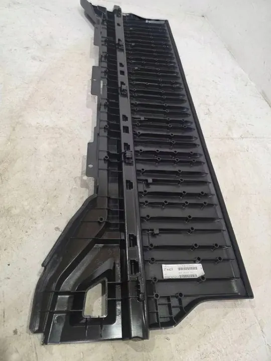 BMW X5 G05 Heckklappenabdeckung OEM 7438172 - Gebraucht image 3