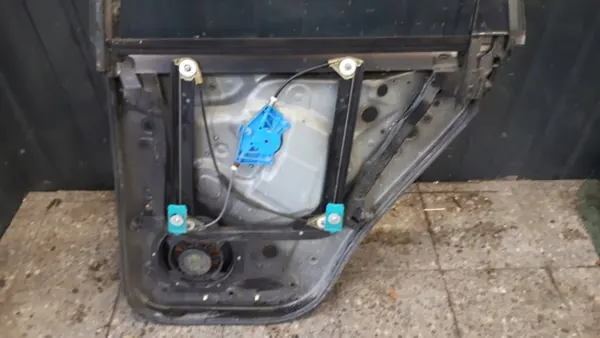 OEM 7L6839729c Vänster bakdörrram Audi Q7 image 4