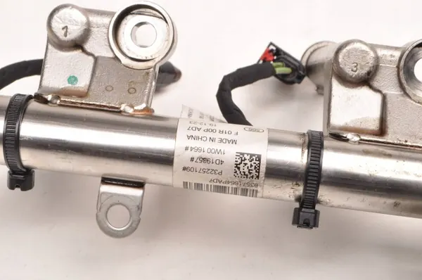 OEM 32257109 Rampe d'injection Volvo XC40 1.48L image 5