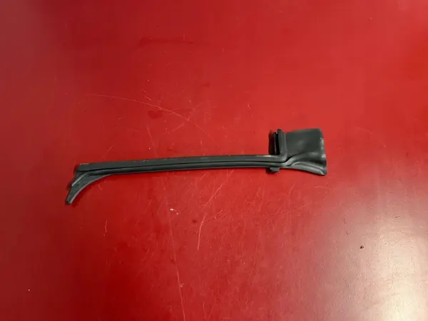 BMW iX takaoven ikkunatiiviste OEM 8491333 image 2
