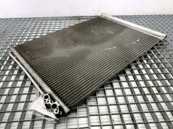 Condenseur AC OEM LORK-2050-33010 pour BMW F10 2.0 image 3