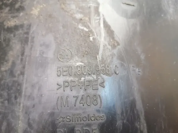 Front Right Wheel Arch Skoda Octavia 3 III 2012-2016 image 4