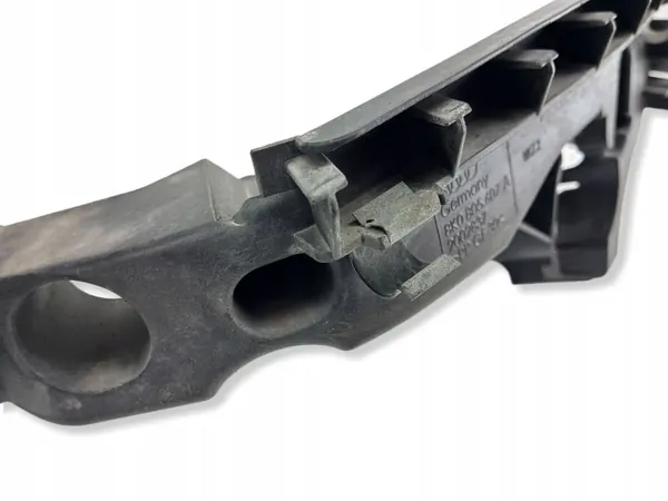 OEM 8K0805607A Vasen ajovalotuki Audi A4 B8:lle image 5