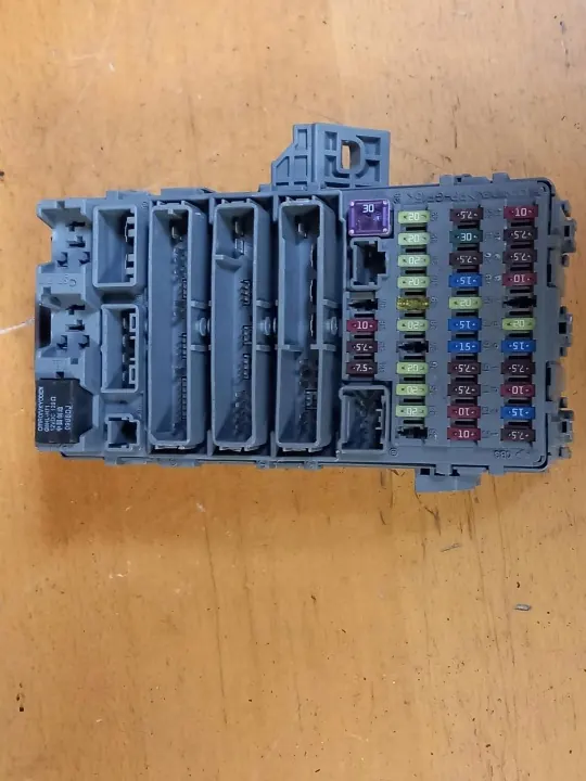 Caixa de fusíveis OEM 38200SWA para Honda CR-V 3 image 2
