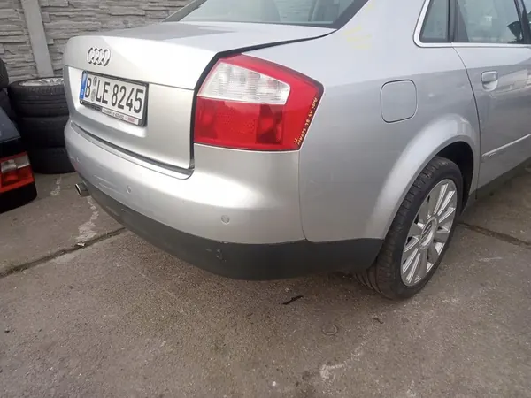 Parachoques trasero A4 B6 Sedan LZ5W image 3