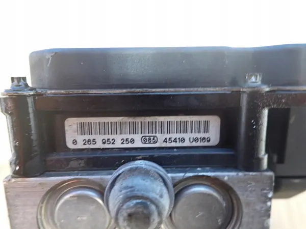Pompe ABS OEM 13442015 pour Opel Corsa D image 10