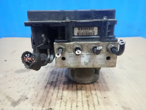 Pompe ABS OEM 13442015 pour Opel Corsa D image 8