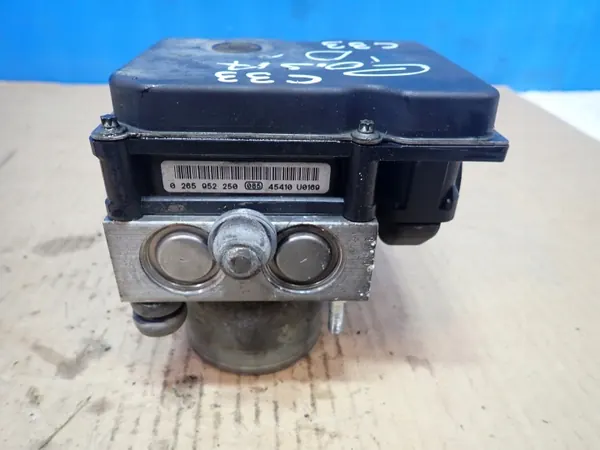 Pompe ABS OEM 13442015 pour Opel Corsa D image 9