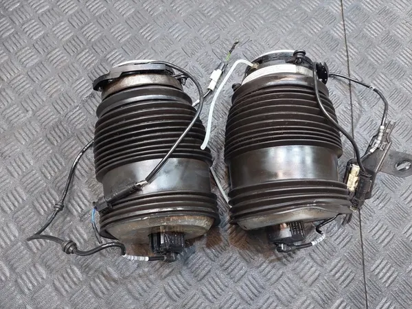 Mola a ar traseira Mercedes E 350 W213 2.0 CGI Hybrid image 2