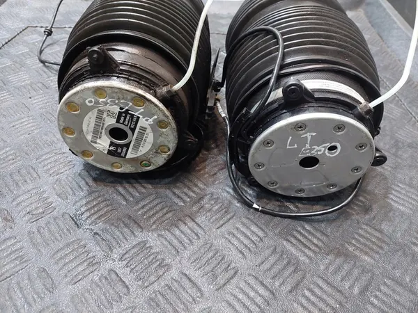 Mola a ar traseira Mercedes E 350 W213 2.0 CGI Hybrid image 4