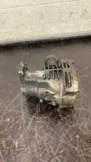 Front Differential VOLVO XC90 I T106813 2.4L diesel 136kW 2009 image 3