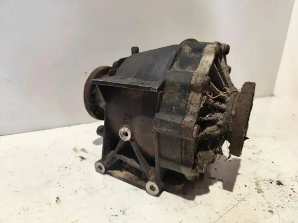 Taka-akselin tasauspyörästö AUDI A6 (4B2,C5) 002093903 2.5L diesel image 3