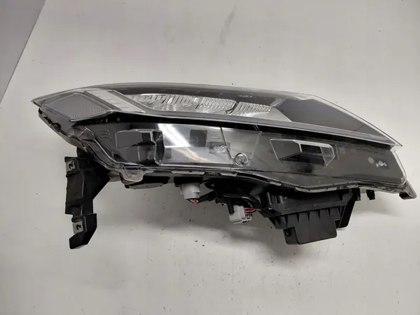 Lámpara LED derecha Mitsubishi ASX II image 7