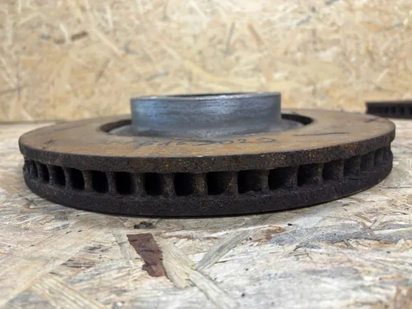 Porsche Taycan etu-oikea jarrulevy OEM 971615302j image 4