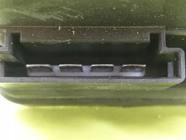 Mercedes centrale vergrendelpomp OEM 2108001748 voor E-Klasse W210 image 3