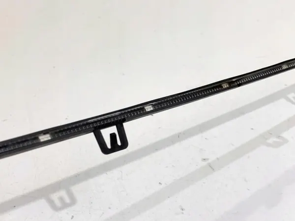 Bande LED tunnel droit OEM 4K1947094 Audi A6 C8 image 4