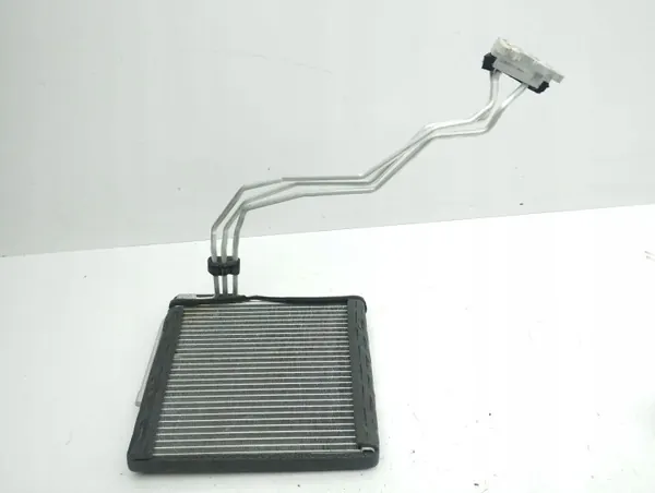 Tesla Model 3 2022 A/C Lämmitysydin OEM 21113000012 image 2