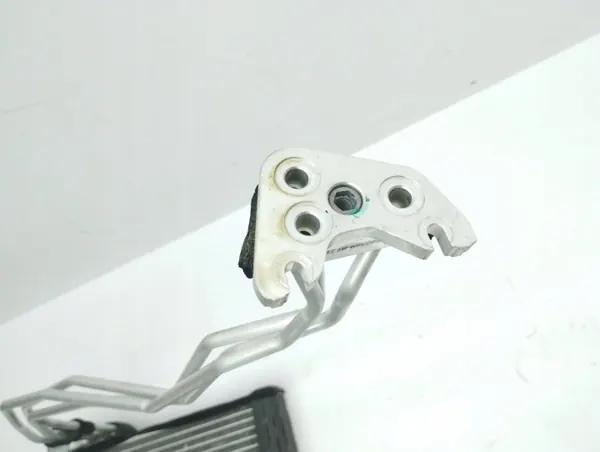 Tesla Model 3 2022 A/C Lämmitysydin OEM 21113000012 image 3
