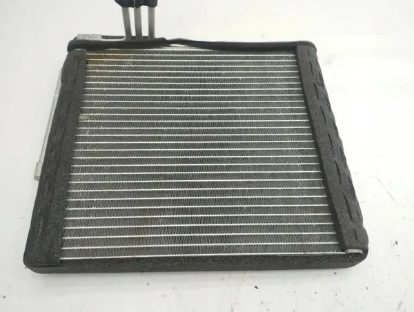 Tesla Model 3 2022 A/C Lämmitysydin OEM 21113000012 image 8