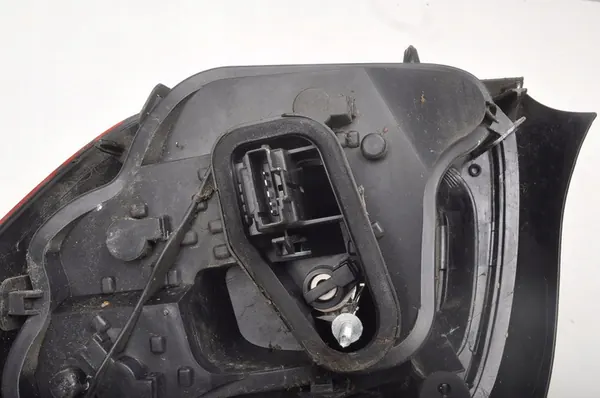 Luz Trasera Izquierda Citroen DS3 10-> image 8