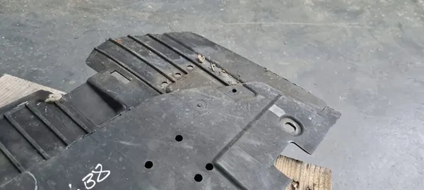 S4 B8 A4 Framskydd 8K0807233B image 9