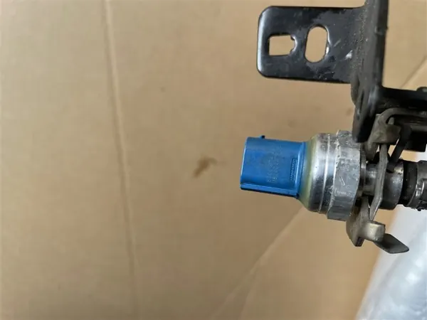 Capteur Pression OEM 8200974421 & Tube Renault Master image 3