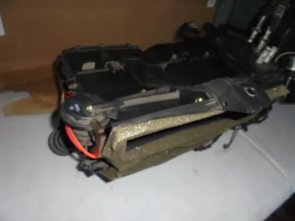 Carcasa del núcleo del calentador OEM 1 para Lincoln Navigator image 4