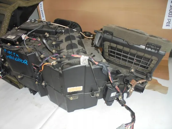 Carcasa del núcleo del calentador OEM 1 para Lincoln Navigator image 6