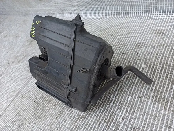 Audi A8 Ilmansuodattimen Kotelo 4E0129620D image 3