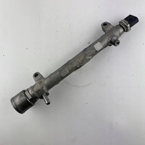 Rampe de carburant + capteurs Audi VW 2.0 TDI image 3