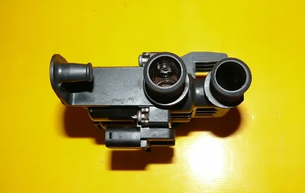 Verwarmingswaterklep BMW X5 X6 image 6