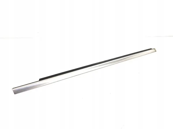 OEM etu-oikea raapimisliuska Mercedes W166:lle image 2