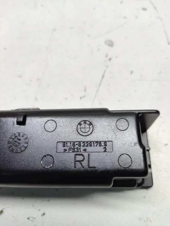 BMW 3 E46 Framaskfäcksinsats OEM 8229175 image 5
