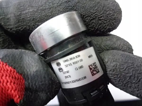 Start Stop Button Panel VW Tiguan I 2.0 TDI 2010 image 4