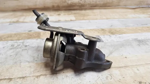 Toyota EGR-ventil OEM 2562027010 för Corolla Verso image 2