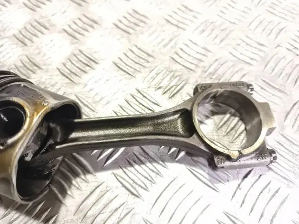 Piston VW avec Bielle 1.6 TDI 88kW d'occasion image 4