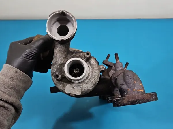 Turbocompressor usado OEM BV39A-0022 para VW Touran 1.9 TDI image 3