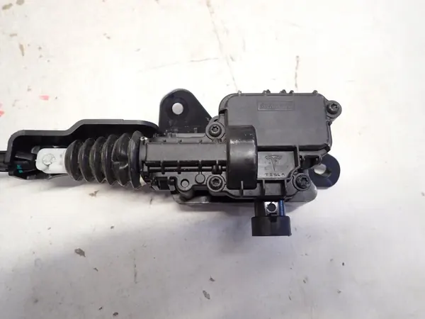 Fecho do capô Tesla OEM 1500397-00-F para Modelo 3/Y/X image 6