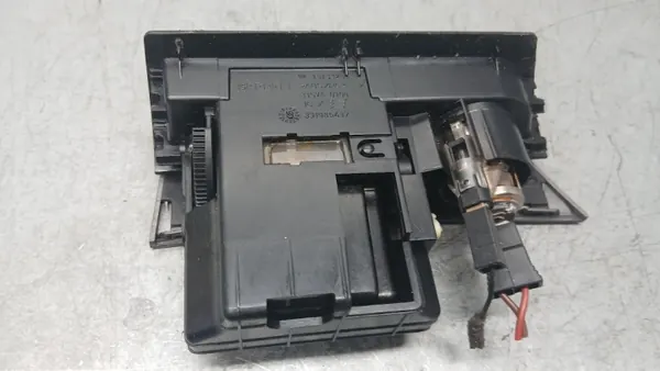 Cendrier Opel Astra H OEM VOLVOMAR-137262-31574-0100 image 4
