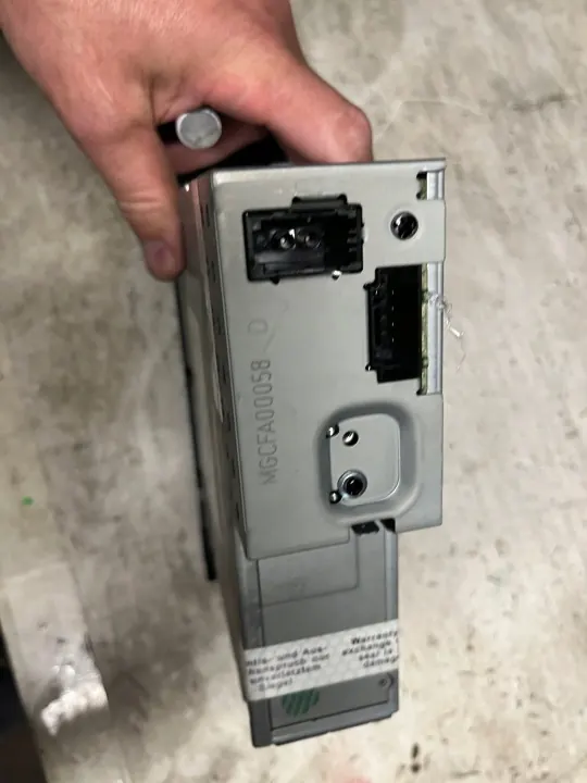 Changer CD Audi OEM 8T1035110C - État Utilisé image 3