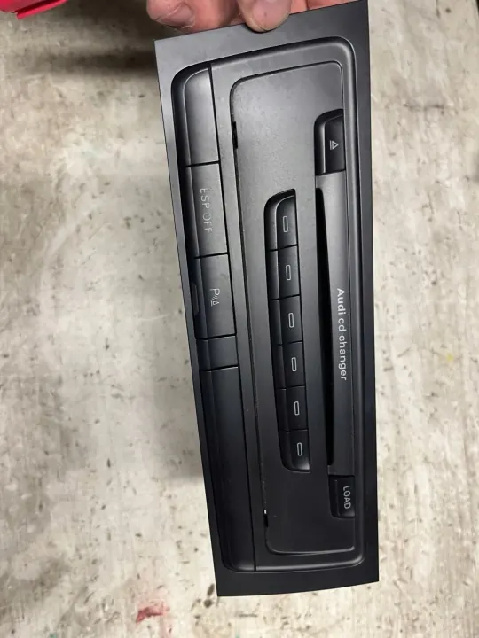 Changer CD Audi OEM 8T1035110C - État Utilisé image 4
