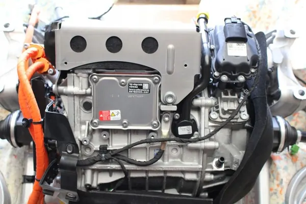 Audi E-Tron framvagnsbalk OEM 0EF901141AG image 9