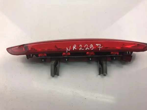 Zusätzliche Bremsleuchte Peugeot 208 OEM 9674308080 image 3