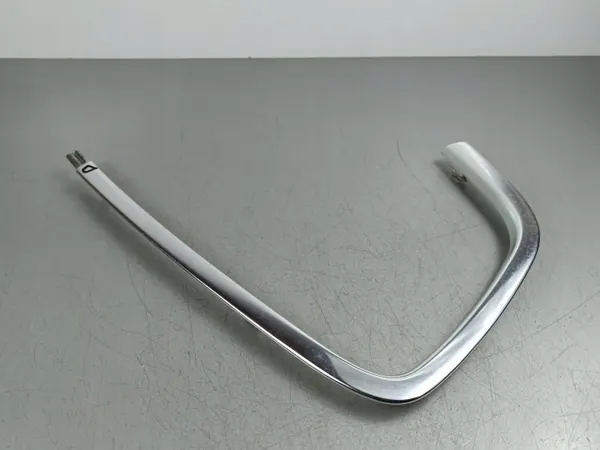 Joint de vitre latérale Maserati Levante OEM DXB70033373 image 2