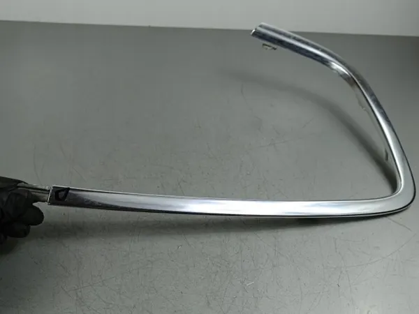 Joint de vitre latérale Maserati Levante OEM DXB70033373 image 3