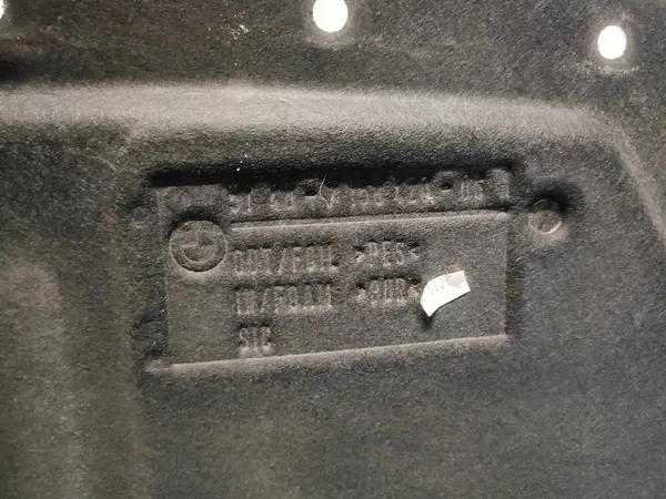 BMW X5 E70 Motorhauben-Dämmung - OEM Teil image 6