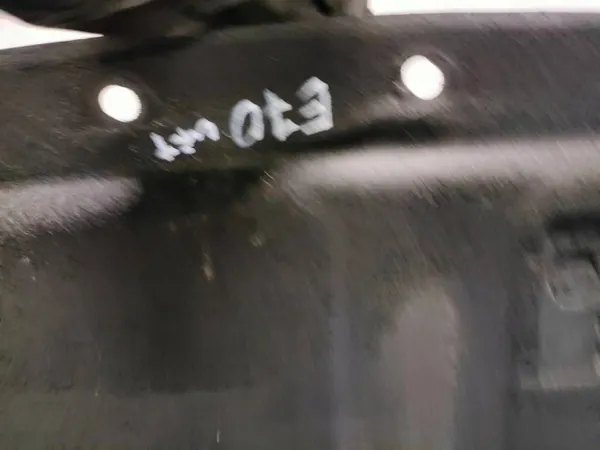BMW X5 E70 Motorhauben-Dämmung - OEM Teil image 7