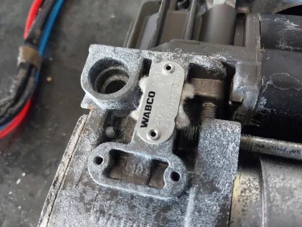 Compressor suspensão ar OEM 1082099 para BMW E39 X5 image 4