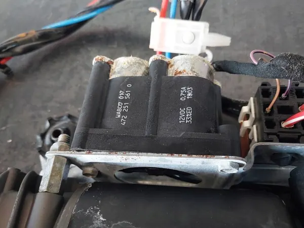 Compressor suspensão ar OEM 1082099 para BMW E39 X5 image 5